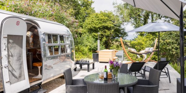 dittisham hideaway airstream18 1 1600x800 1